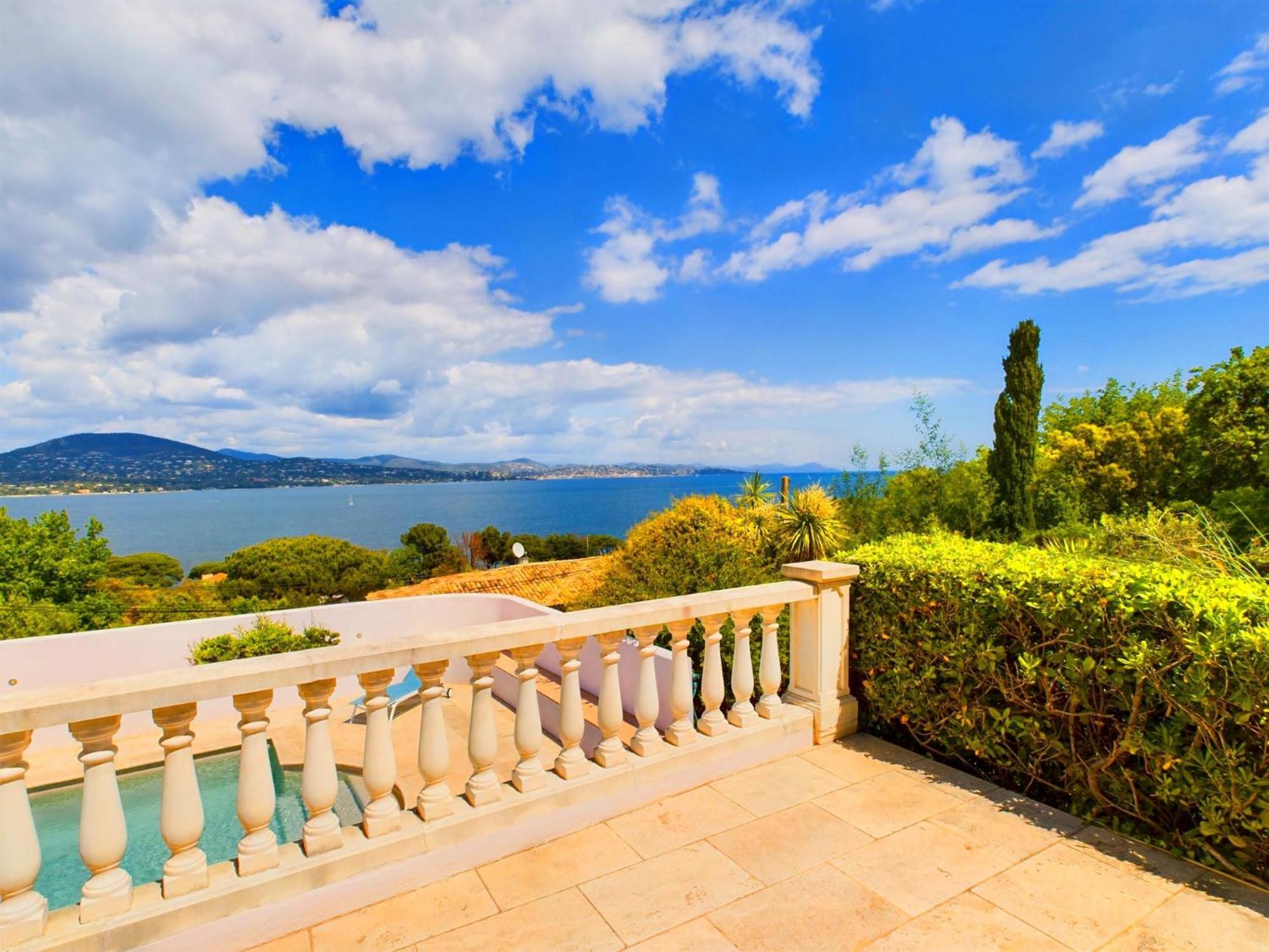 Enchanting + Pool St Tropez